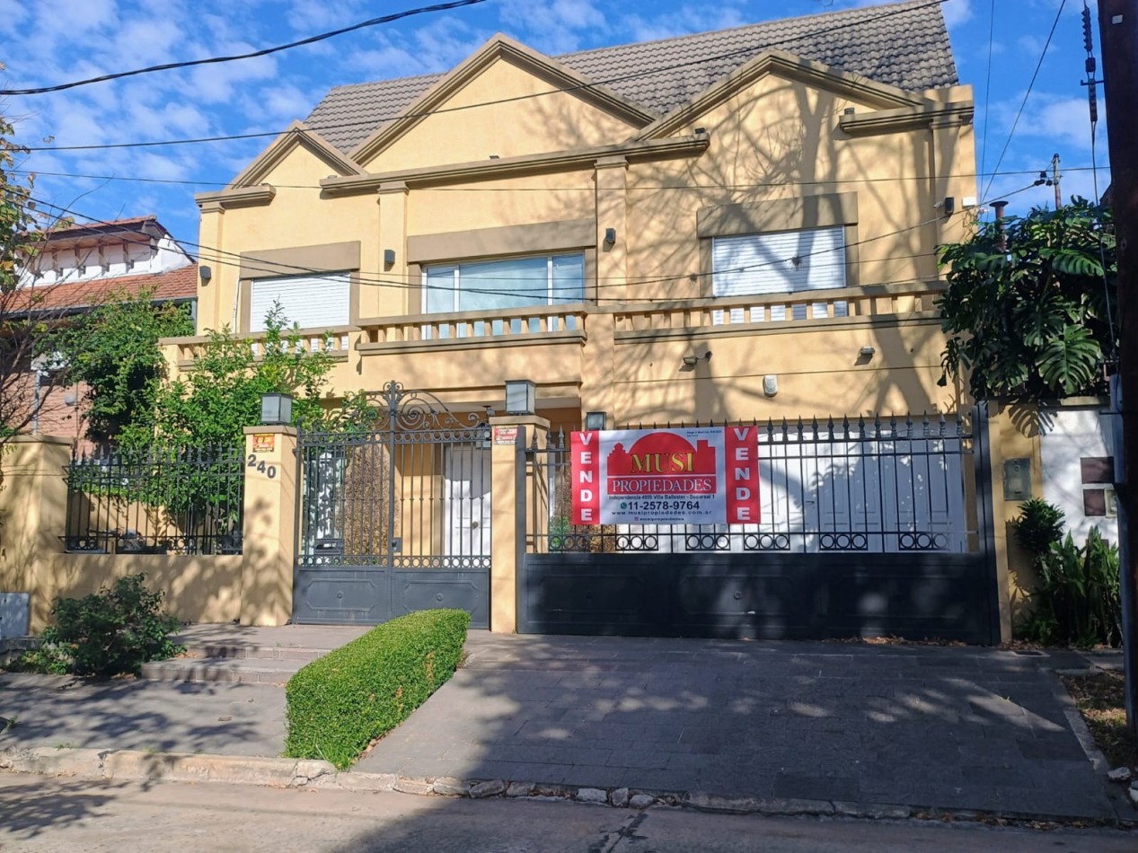 CASA DE 6 AMBIENTES - VICENTE LOPEZ