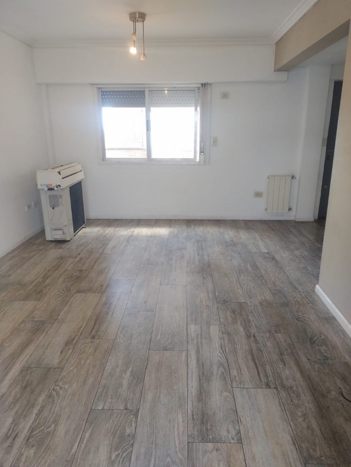 Excelente departamento de 4 ambientes tipo duplex con cochera y baulera en venta - San Martin centro