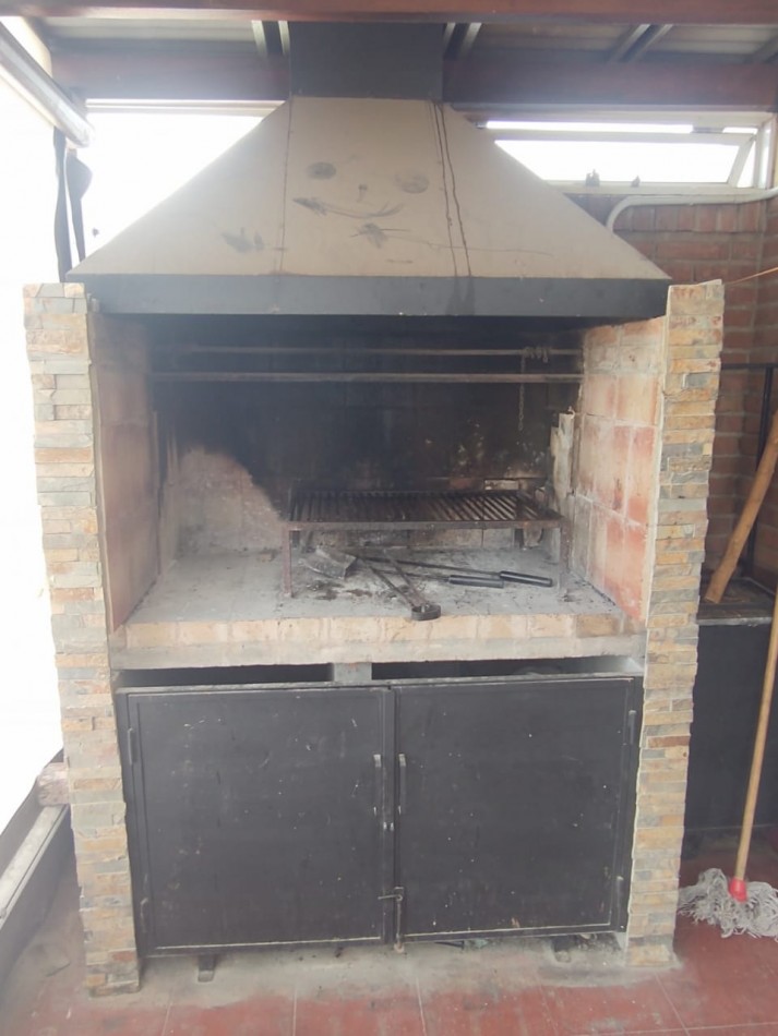 Excelente departamento de 4 ambientes tipo duplex con cochera y baulera en venta - San Martin centro