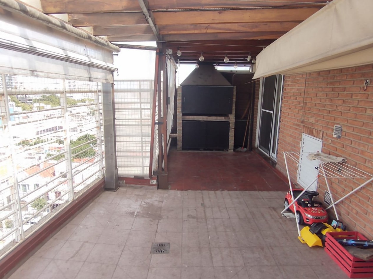 Excelente departamento de 4 ambientes tipo duplex con cochera y baulera en venta - San Martin centro