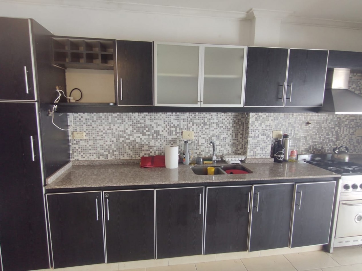 Excelente departamento de 4 ambientes tipo duplex con cochera y baulera en venta - San Martin centro