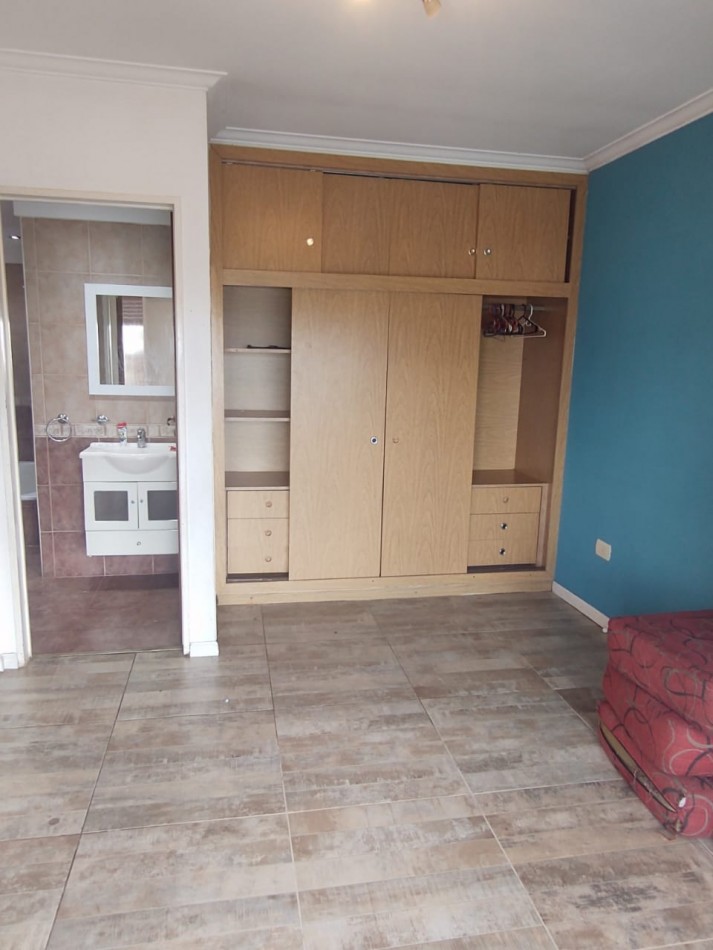 Excelente departamento de 4 ambientes tipo duplex con cochera y baulera en venta - San Martin centro