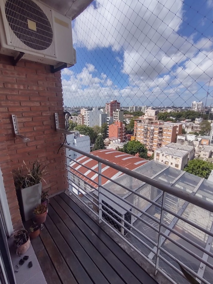 Excelente departamento de 4 ambientes tipo duplex con cochera y baulera en venta - San Martin centro