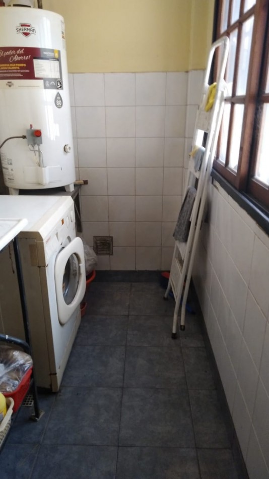 Excelente casa de 5 ambientes en venta - San Martin centro