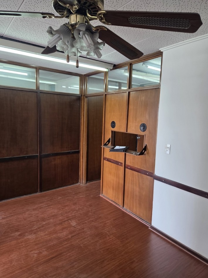 Hermosa oficina de 3 ambientes en alquiler - San Martin centro