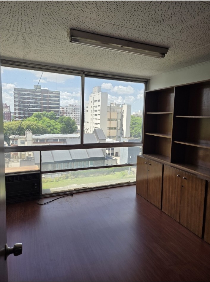 Hermosa oficina de 3 ambientes en alquiler - San Martin centro