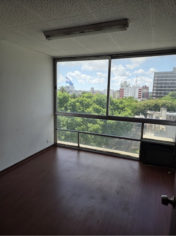 Hermosa oficina de 3 ambientes en alquiler - San Martin centro
