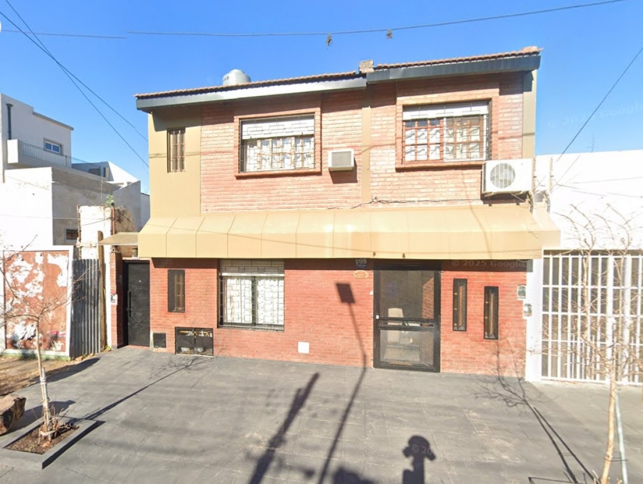 Excelente PH de 3 ambientes en venta - Villa Lynch