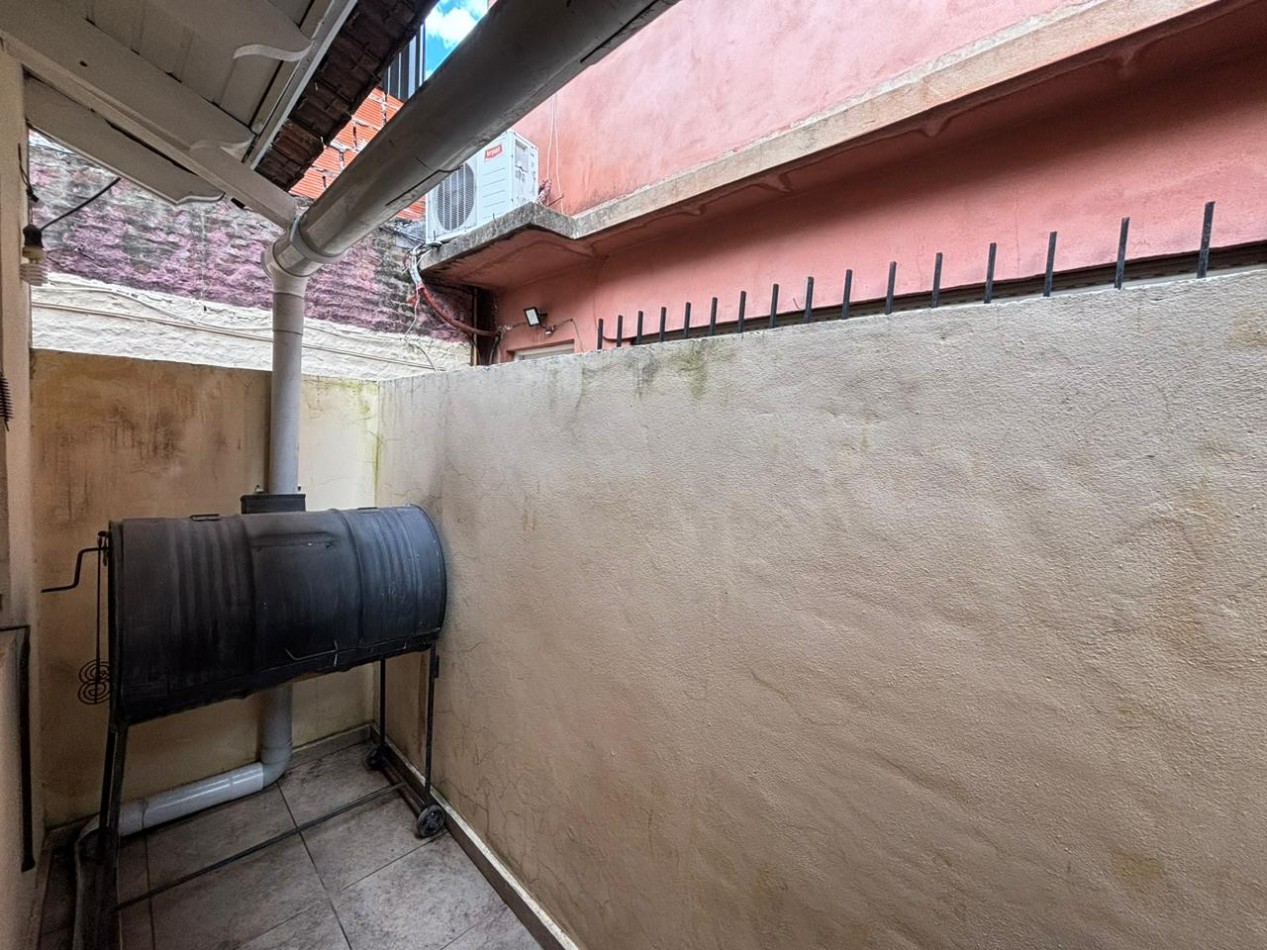 Excelente PH de 3 ambientes en venta - Villa Lynch