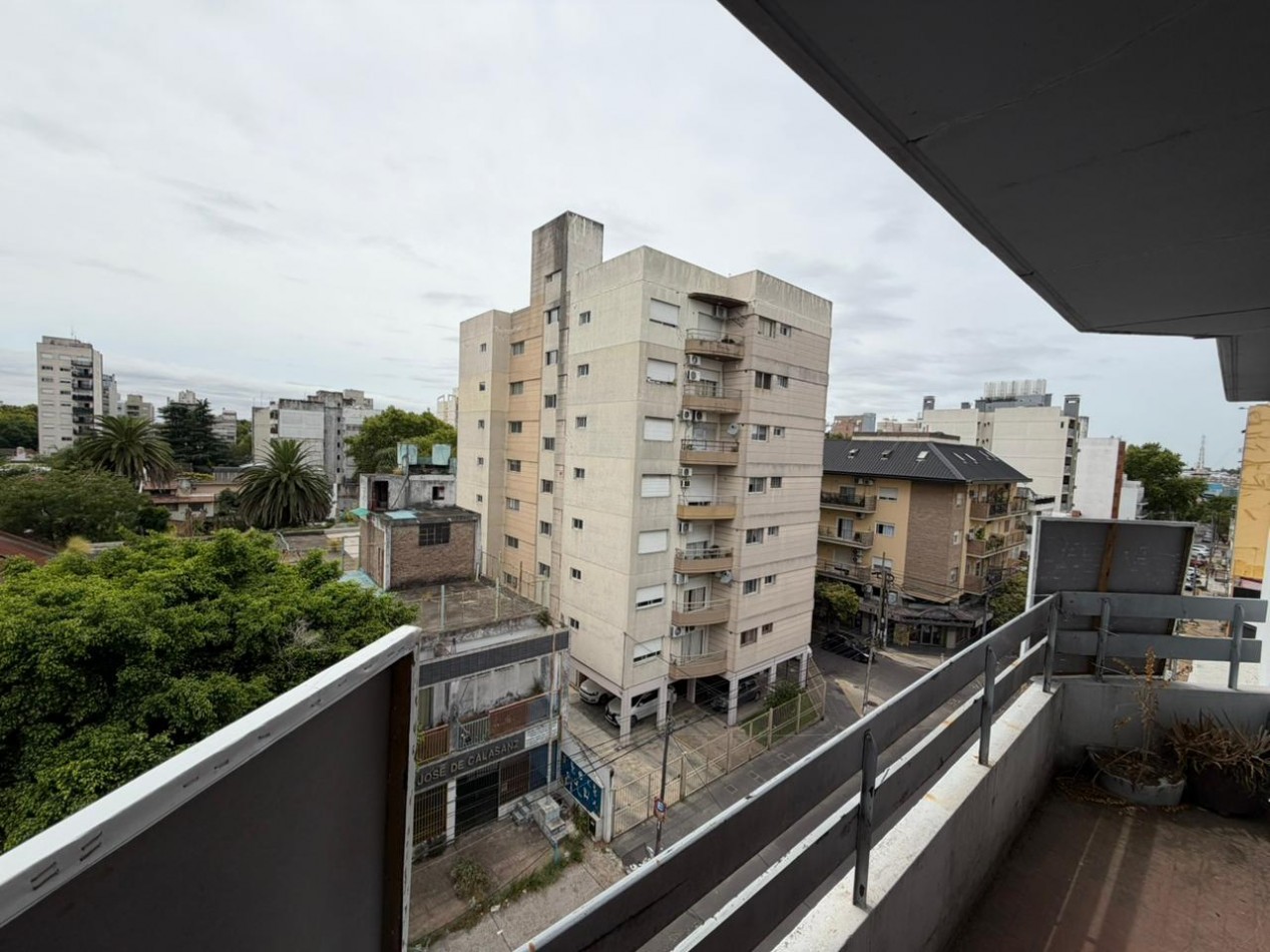 OPORTUNIDAD Excelente departamento semipiso de 3 ambientes - Centro San Martin