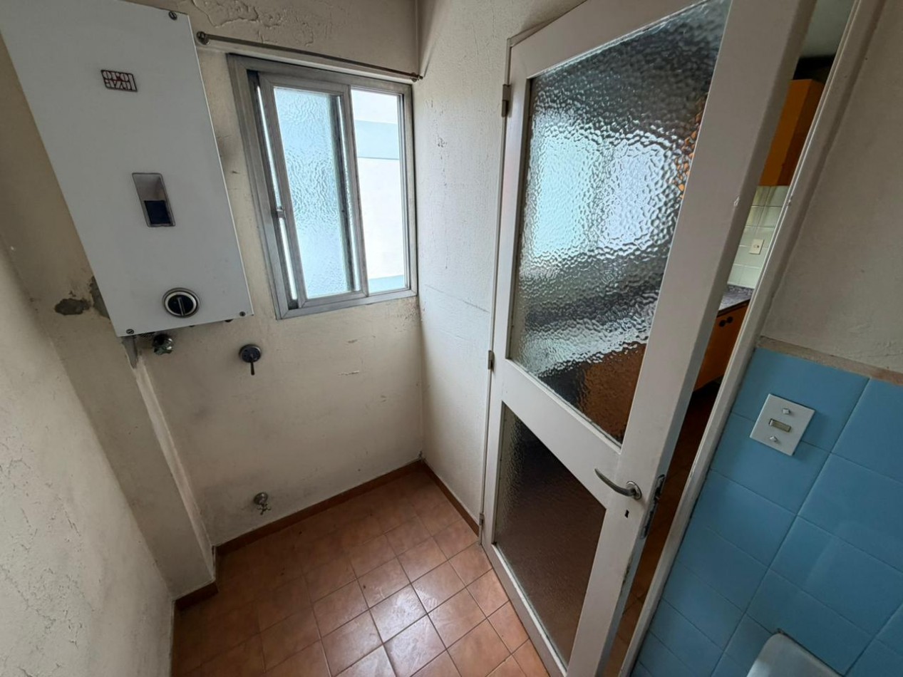 OPORTUNIDAD Excelente departamento semipiso de 3 ambientes - Centro San Martin