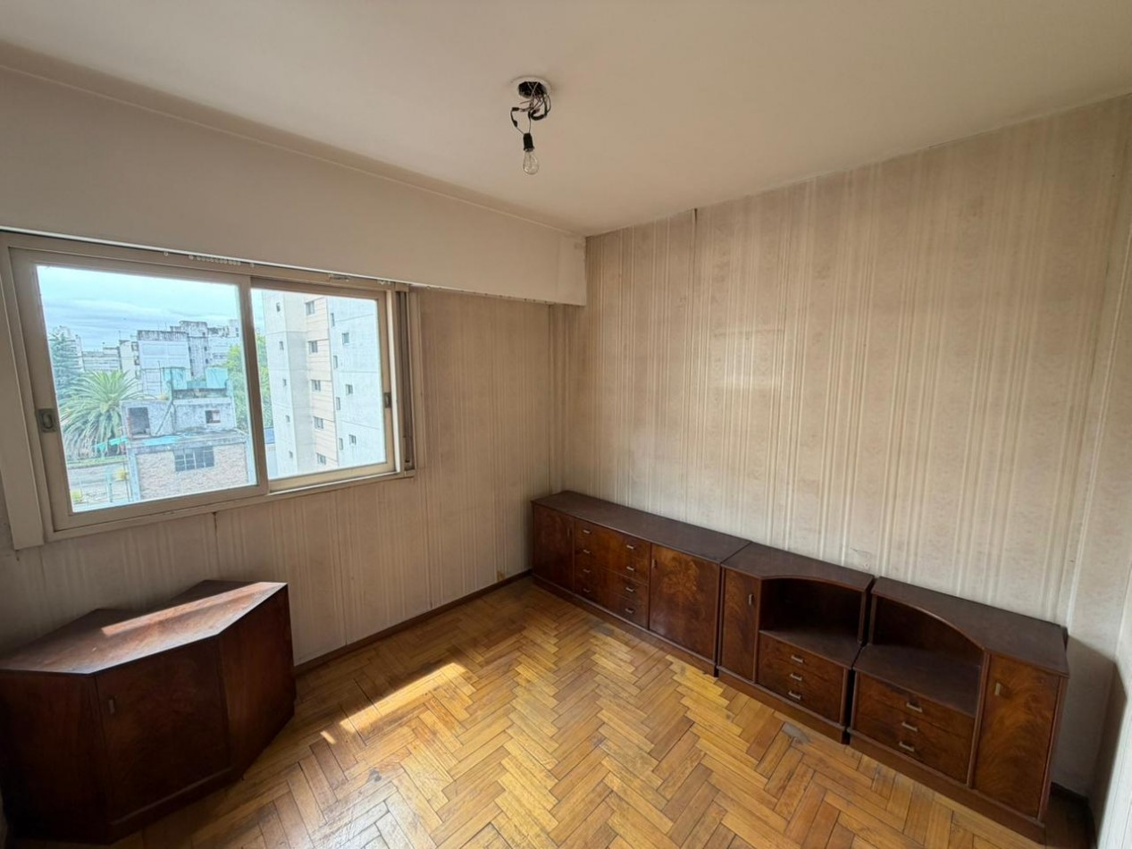 OPORTUNIDAD Excelente departamento semipiso de 3 ambientes - Centro San Martin