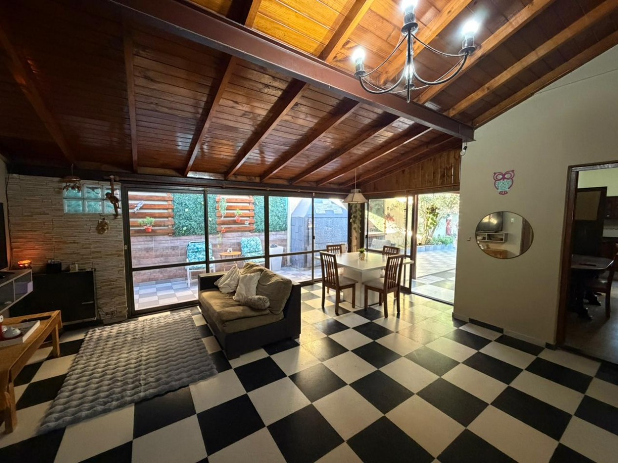 Hermosa casa de 4 ambientes en venta - San Martin