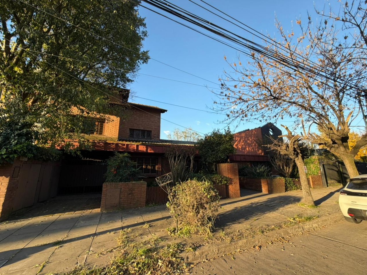 Hermosa casa de 7 ambientes en venta - Boulougne
