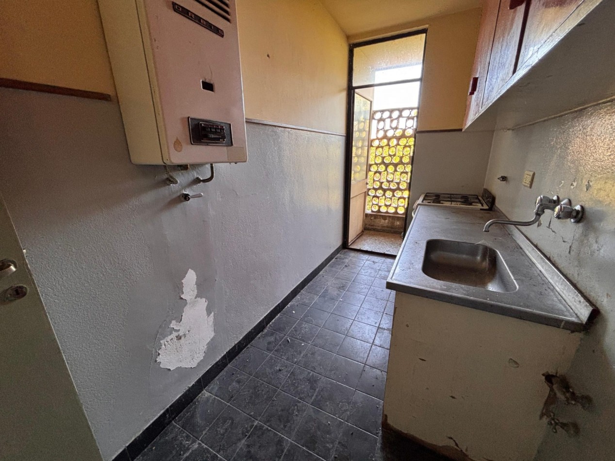 Depto 3 amb. a Reciclar. 