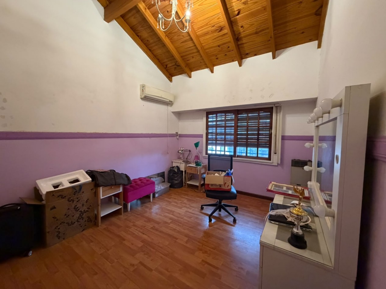 Excelente Casa De 5 Ambientes - Villa Ballester