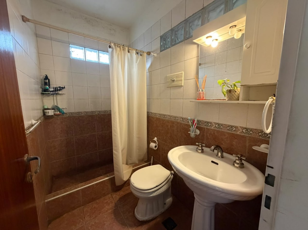 Excelente Casa De 5 Ambientes - Villa Ballester