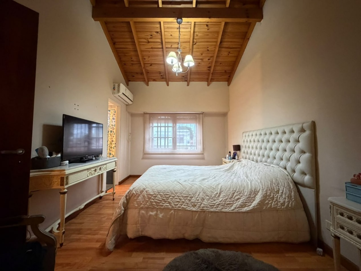 Excelente Casa De 5 Ambientes - Villa Ballester
