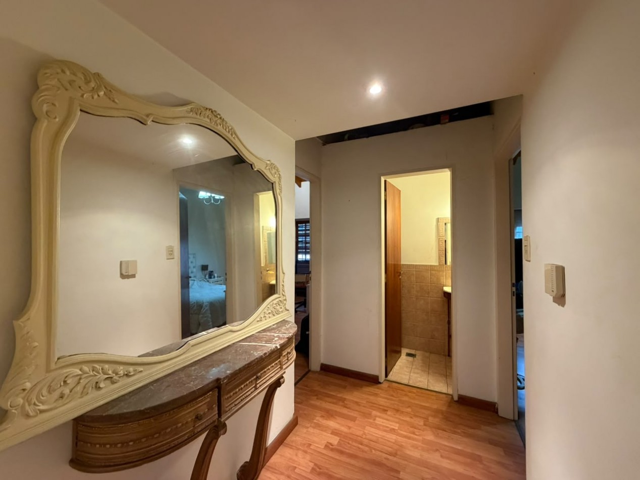Excelente Casa De 5 Ambientes - Villa Ballester