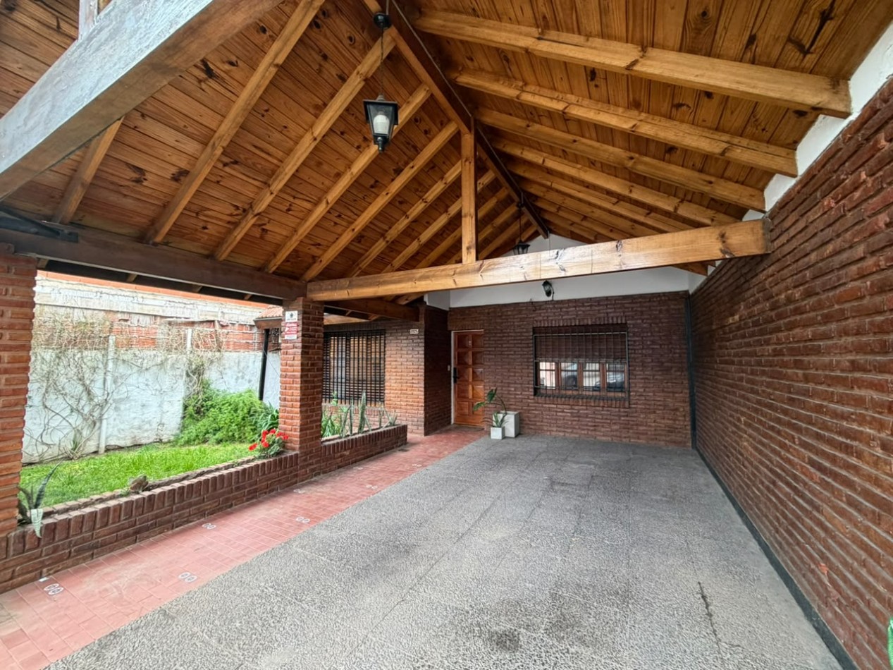 Excelente Casa De 5 Ambientes - Villa Ballester