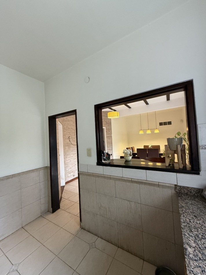 CASA DE 6 AMBIENTES - VILLA BALLESTER