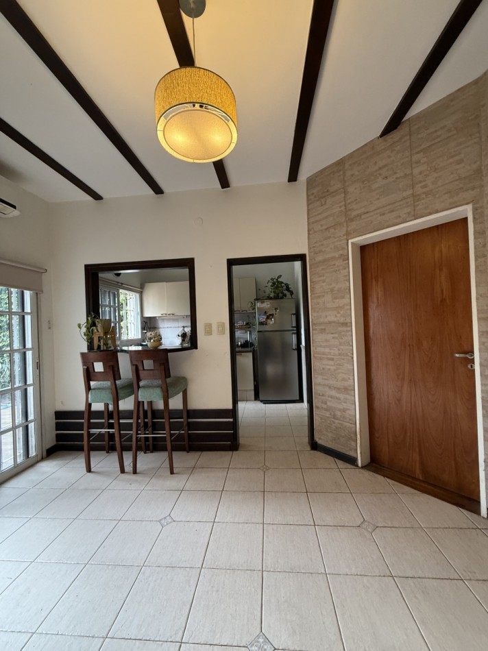 CASA DE 6 AMBIENTES - VILLA BALLESTER