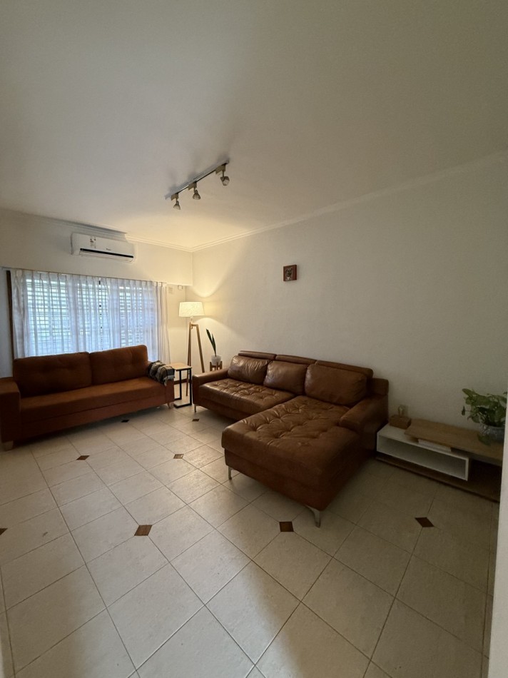 CASA DE 6 AMBIENTES - VILLA BALLESTER