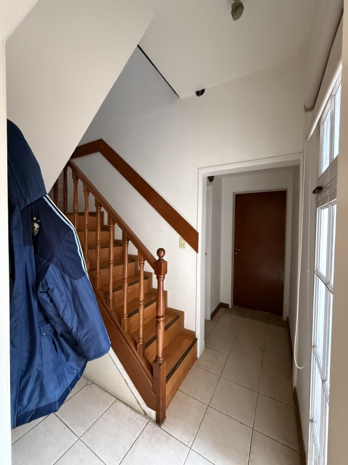CASA DE 6 AMBIENTES - VILLA BALLESTER