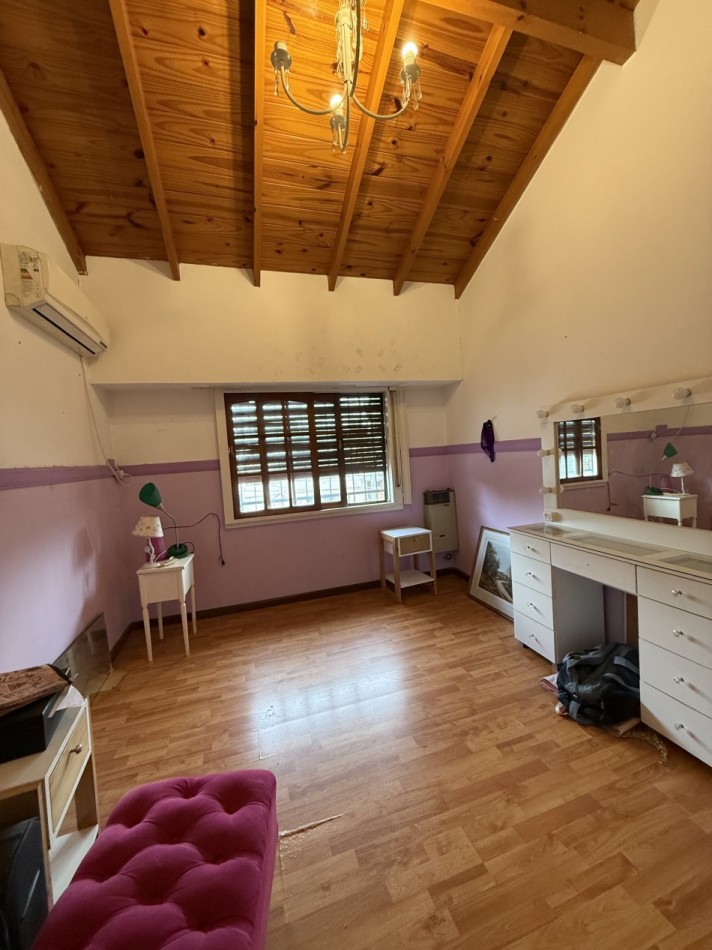 CASA DE 6 AMBIENTES - VILLA BALLESTER