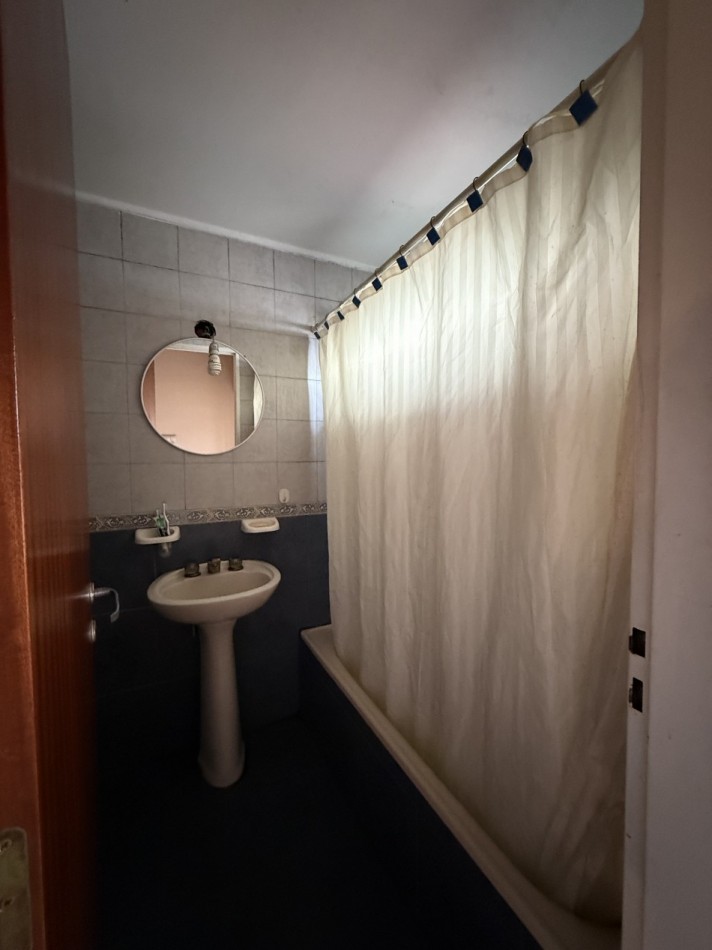CASA DE 6 AMBIENTES - VILLA BALLESTER