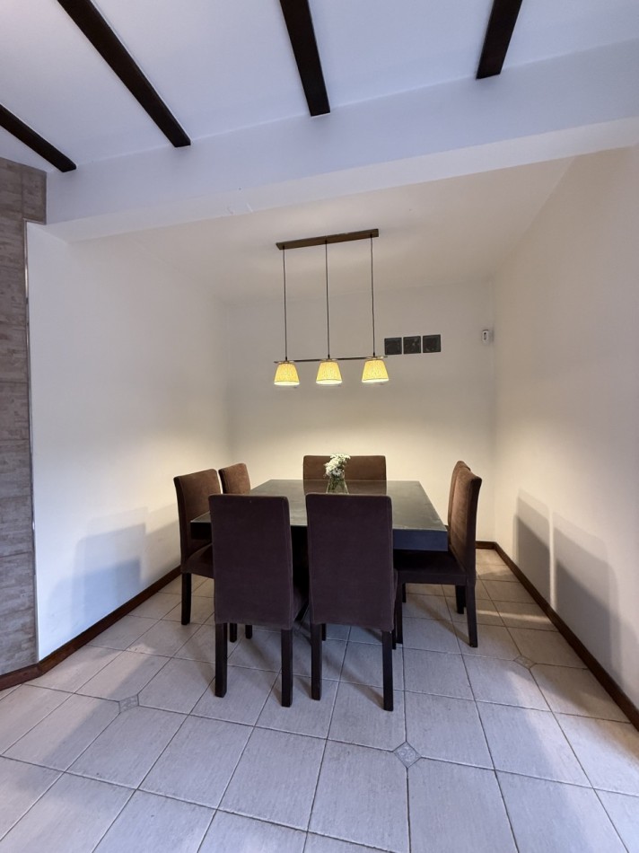 CASA DE 6 AMBIENTES - VILLA BALLESTER
