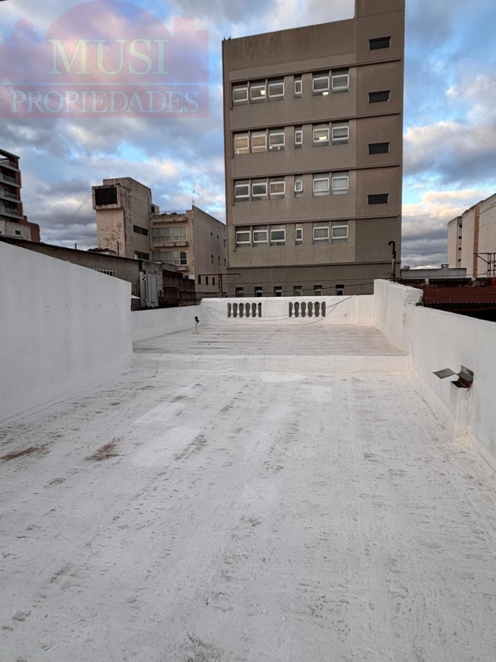 EXCELENTE LOCAL UBICACION PREMIUM 