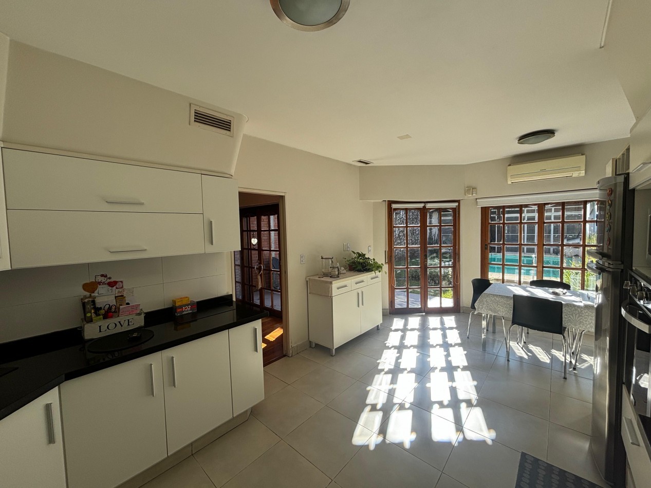 Hermosa Casa De 4 Ambientes - San Andres