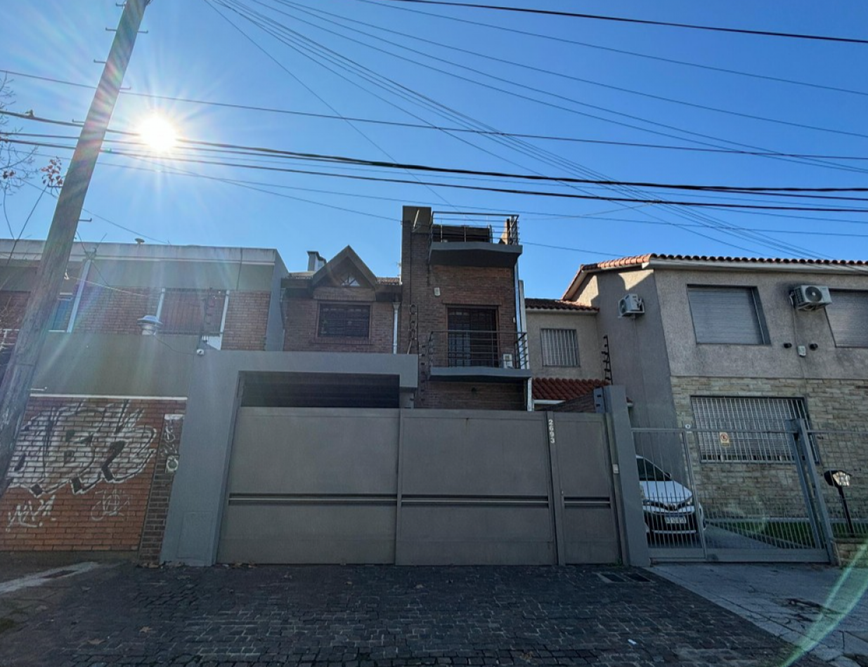 Hermosa Casa De 4 Ambientes - San Andres