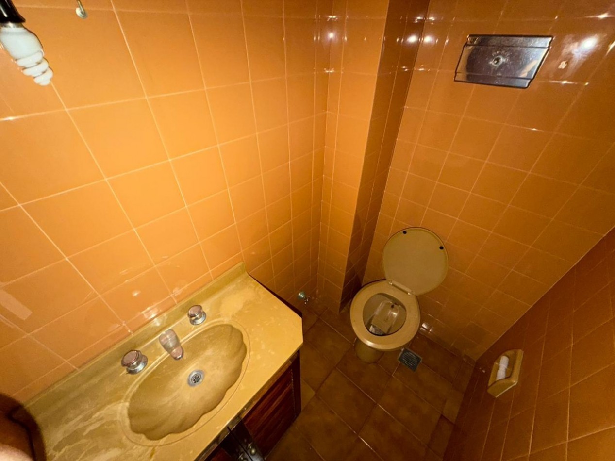 Excelente departamento semipiso de 3 ambientes con COCHERA cubierta - Centro San Martin