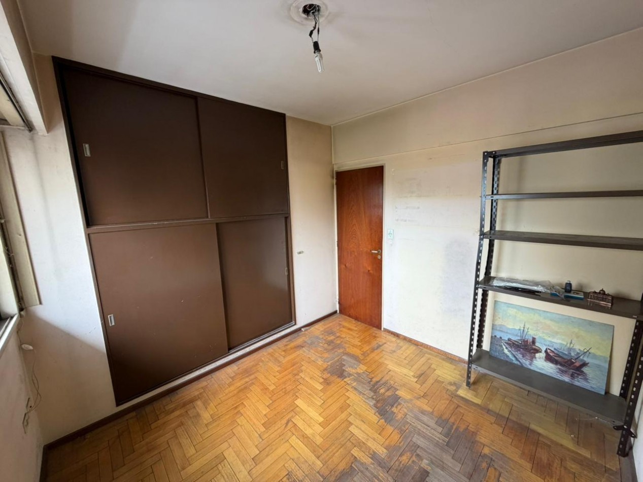 Excelente departamento semipiso de 3 ambientes con COCHERA cubierta - Centro San Martin