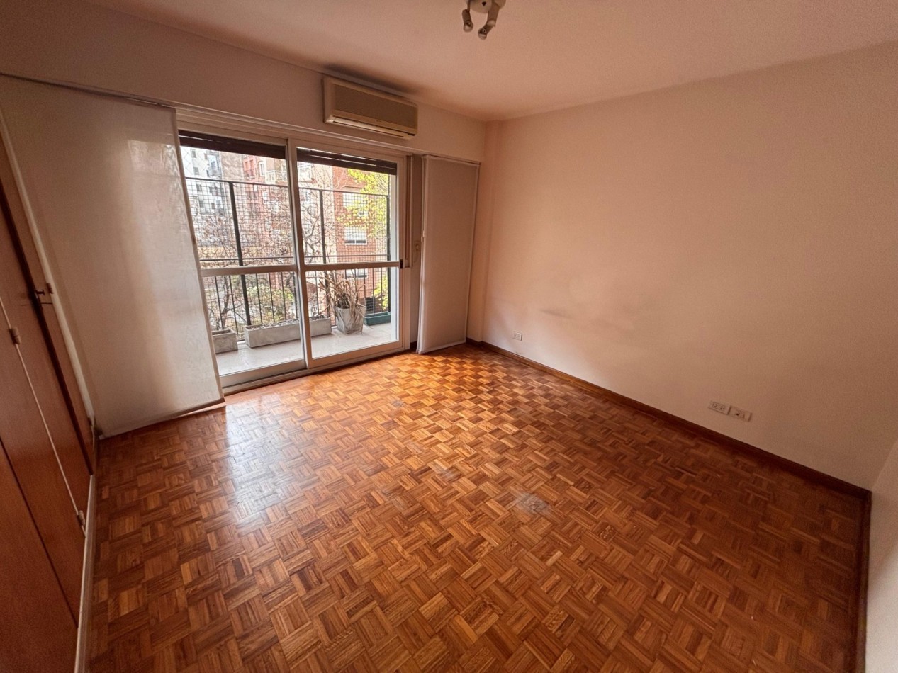 Departamento de 4 Ambientes en venta Dep. de Servicio y espacio guarda coche