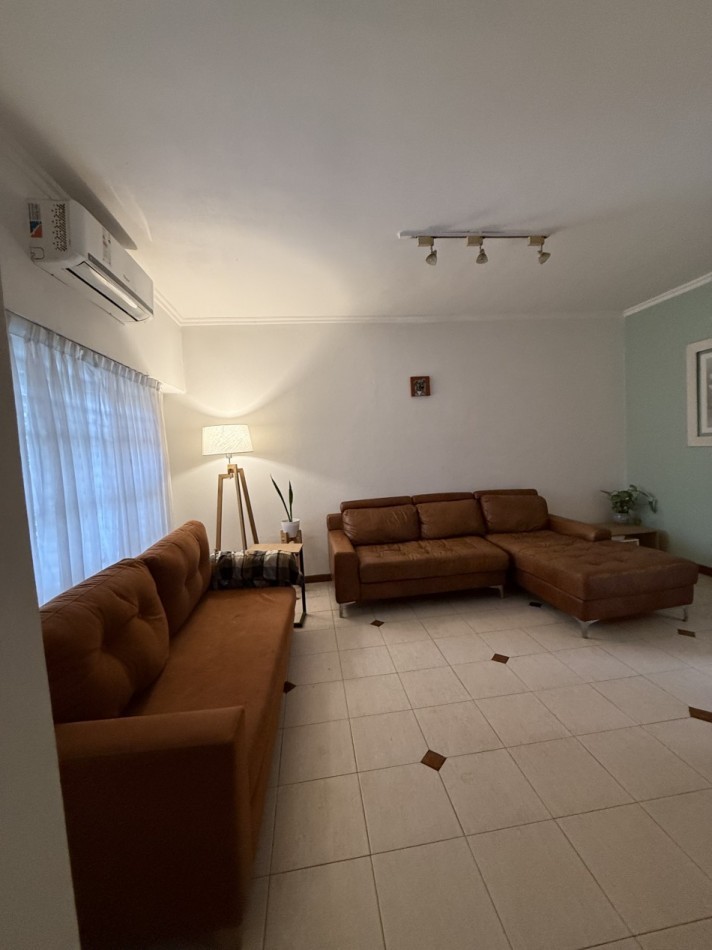 Casa De 5 Ambientes - Villa Ballester