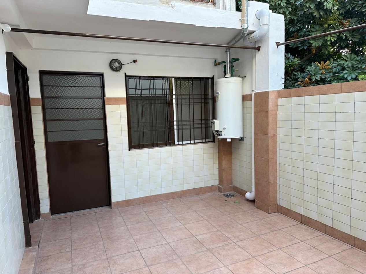 Gran PH de 3 ambientes en alquiler - Villa Maipu