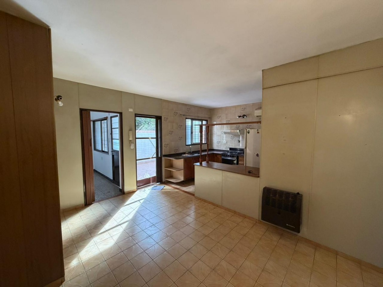 Gran PH de 3 ambientes en alquiler - Villa Maipu